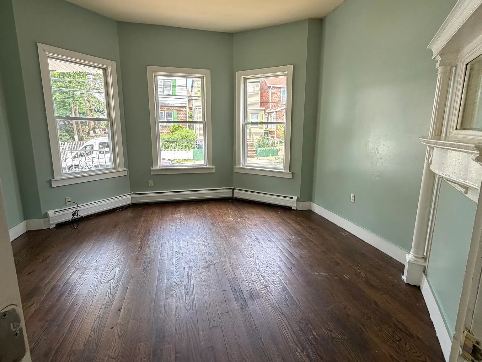 4 bed, 1800 sqft, $2,700 — Photo 3
