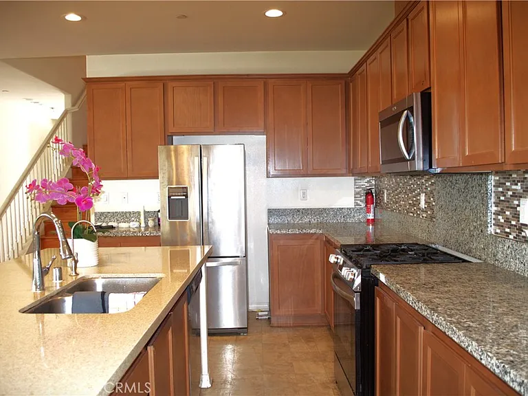 6550 Mogano Dr — Photo 2