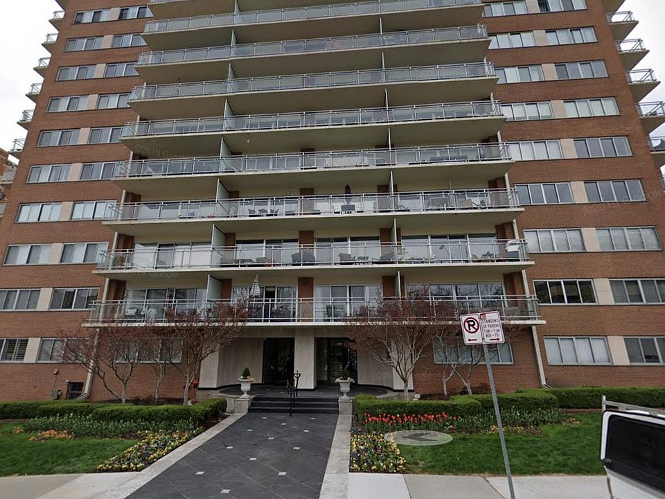1st image of 4740 Roanoke Pkwy APT 901