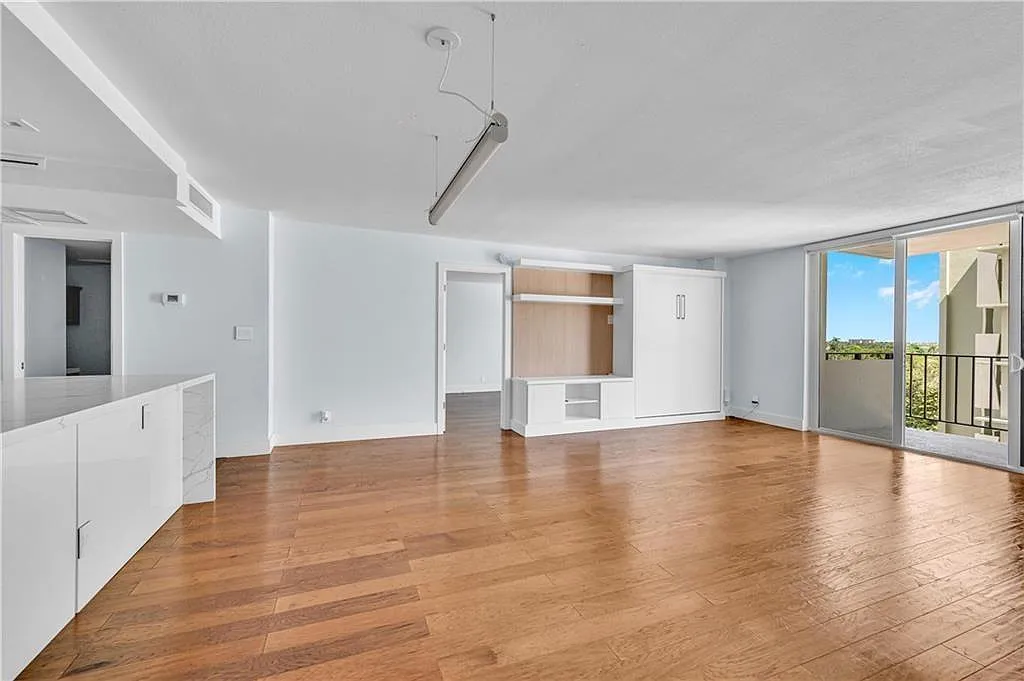 1 bed, 1.5 bath, 890 sqft, $3,150 — Photo 3