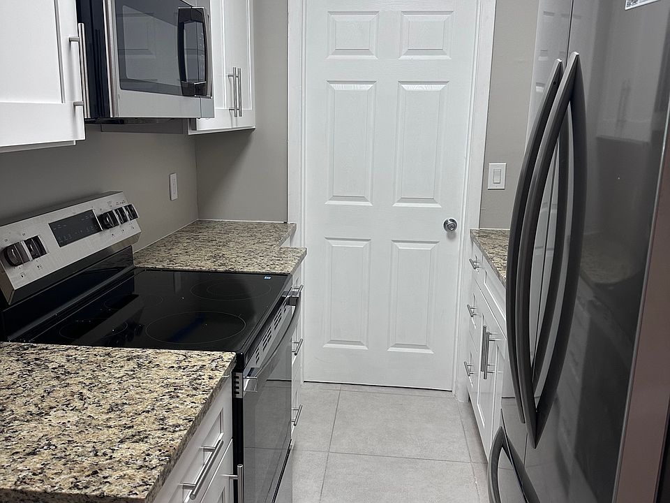 1st image of 33 Jackson Ct