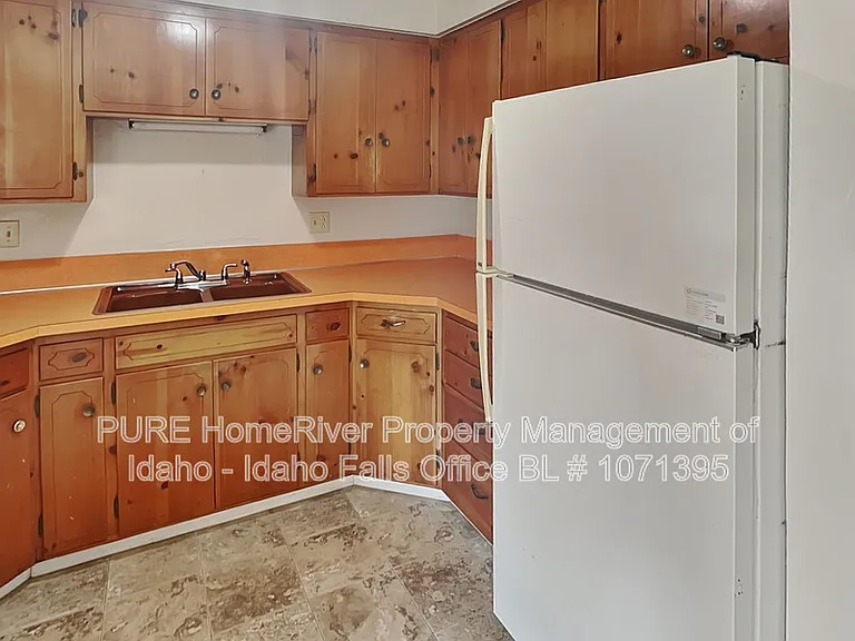 1110 Garfield St #4 — Photo 3