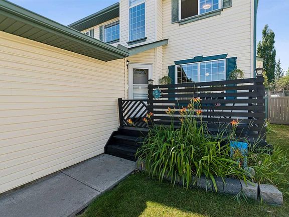 2nd image of 10433 NE Hidden Valley Dr NW