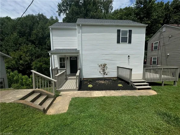 904 Elizabeth St, North Wilkesboro, NC 28659