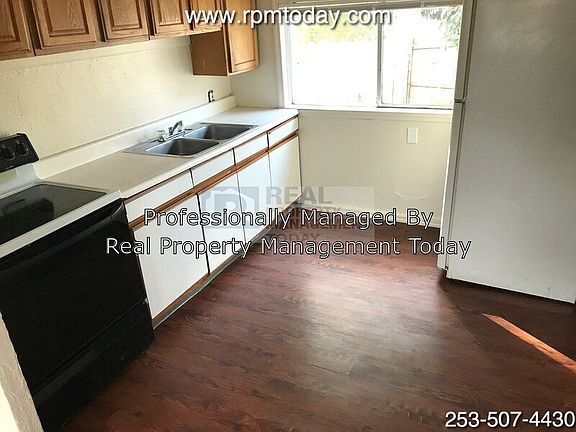 3rd image of 9618 Pacific Ave APT 9