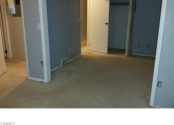 4th image of 957 Hollis Dr