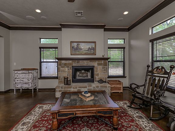 5th image of 9555 Woodview (pvt) Dr