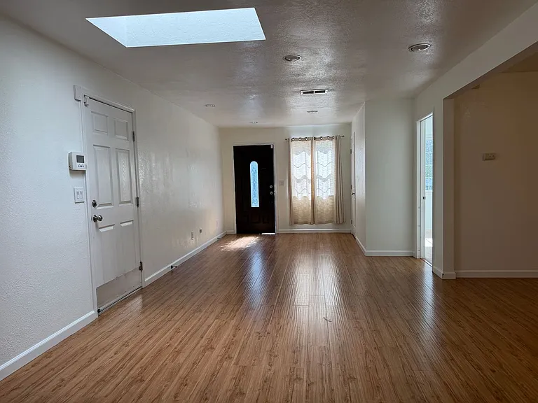 3829 Delaware Ave — Photo 5