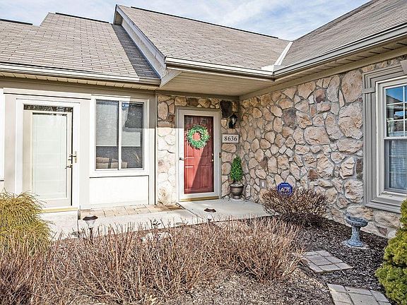 3rd image of 8636 Stonewoods Ln