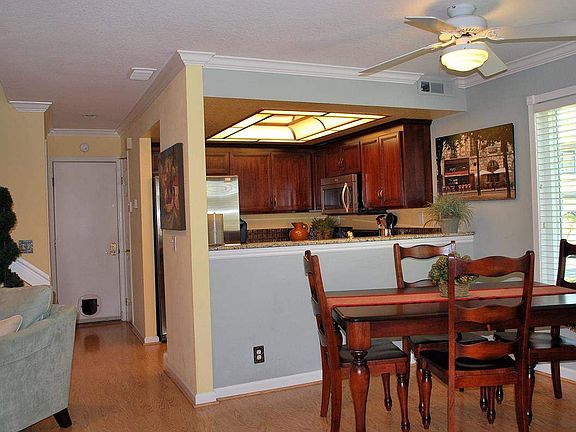 5th image of 7543 Oxford Cir