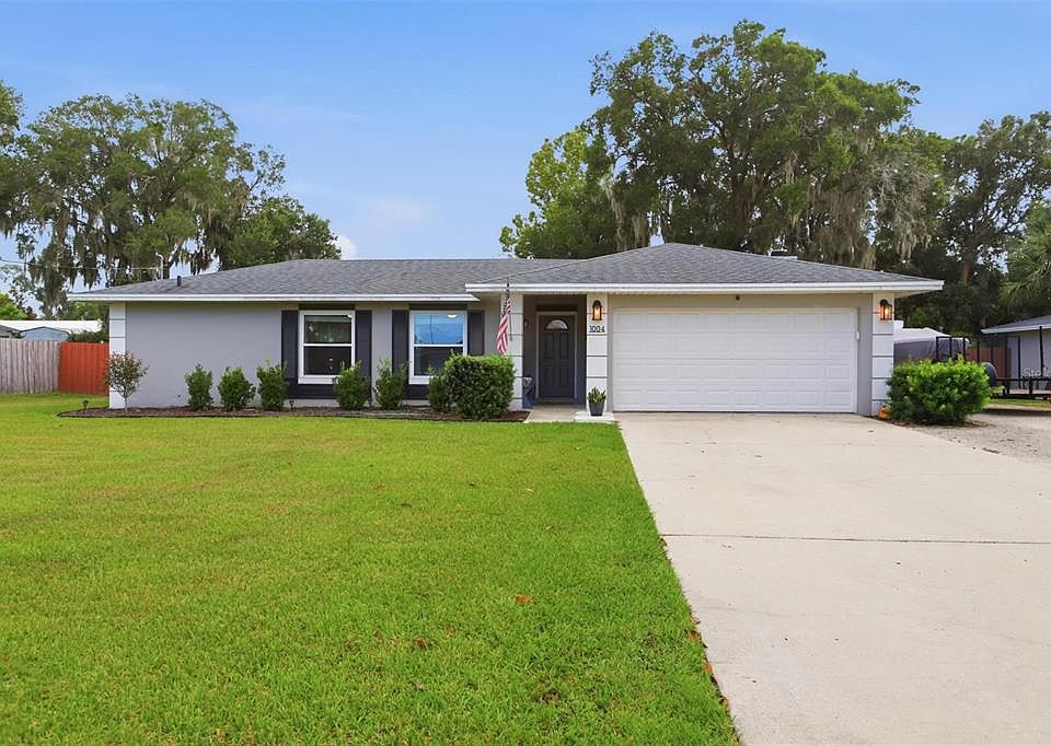 1st image of 1004 CRESCENT PARKWAY