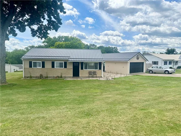 112 Rolling Hills Dr, Monaca, PA 15061