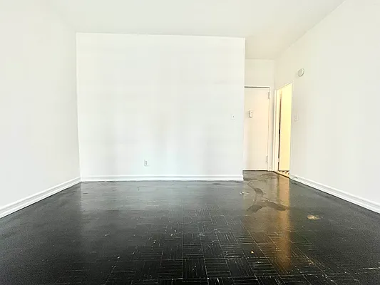 Rented by HOLTON REAL ESTATE INC. | media 16