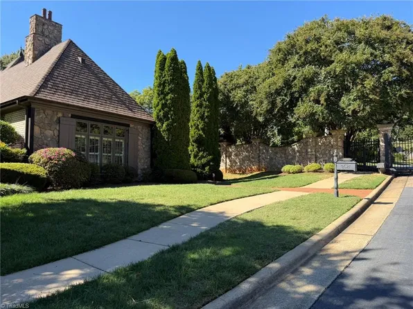 890 Turnberry Forest Ct, Winston Salem, NC 27106