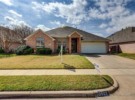 2nd image of 3962 Wisteria Ln