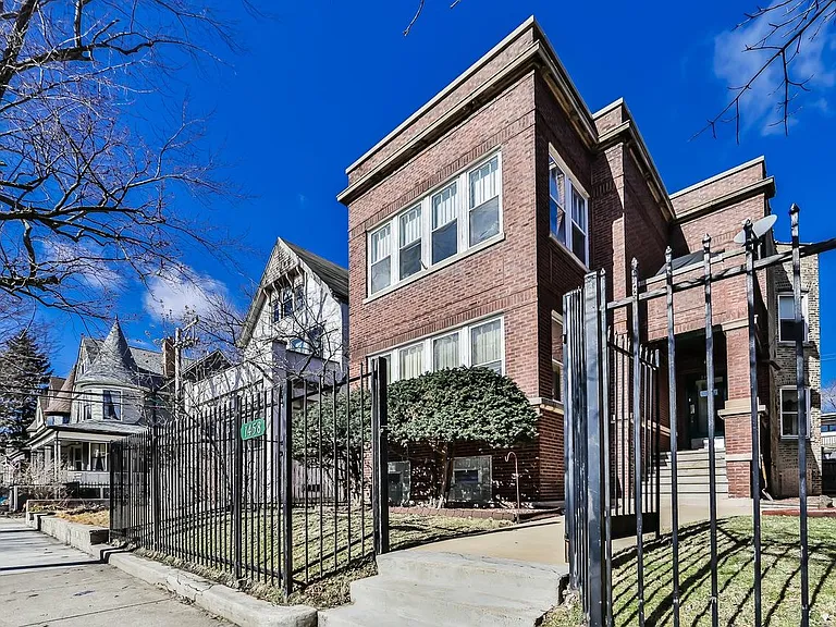 1458 W Belle Plaine Ave — Photo 30