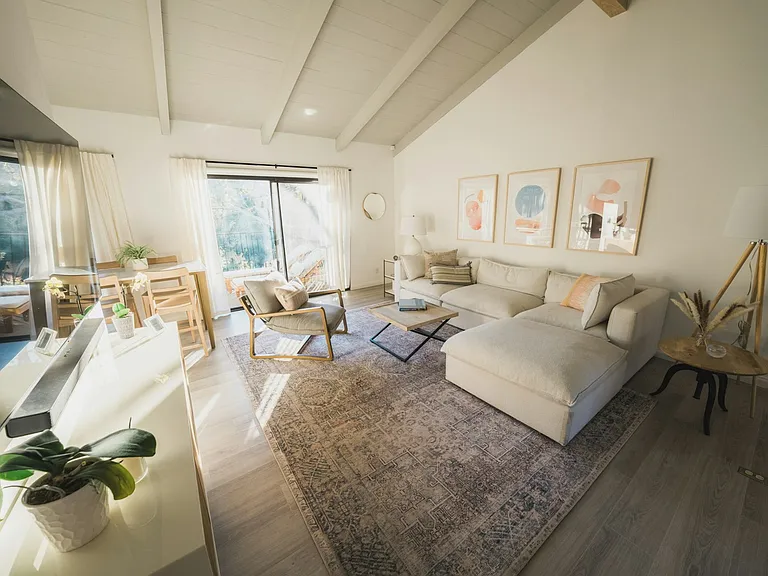 1031 Miramonte Dr #2 — Photo 4