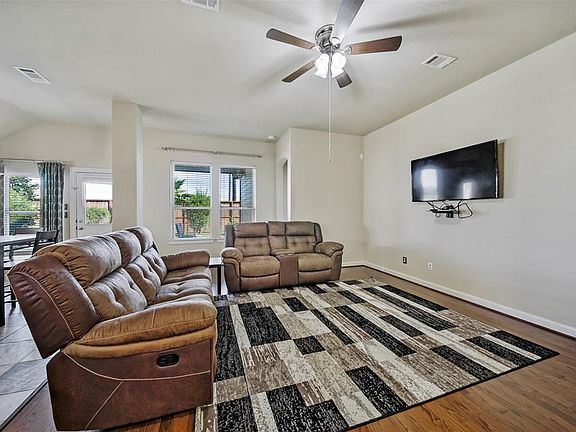 2nd image of 8619 Granite Peach Ln