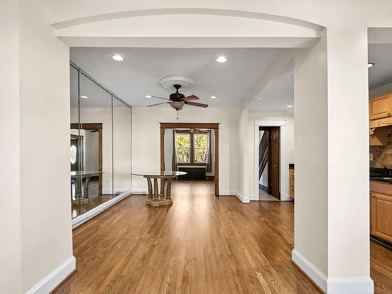 1524 Neal St NE — Photo 6