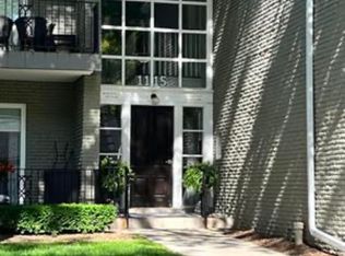 1115 N Old Woodward Ave, Birmingham, MI 48009