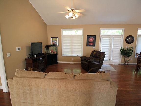 2nd image of 2220 N Gentry Ln
