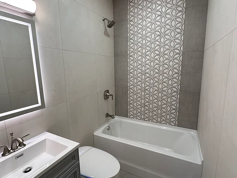 129 Pike St #3 — Photo 5