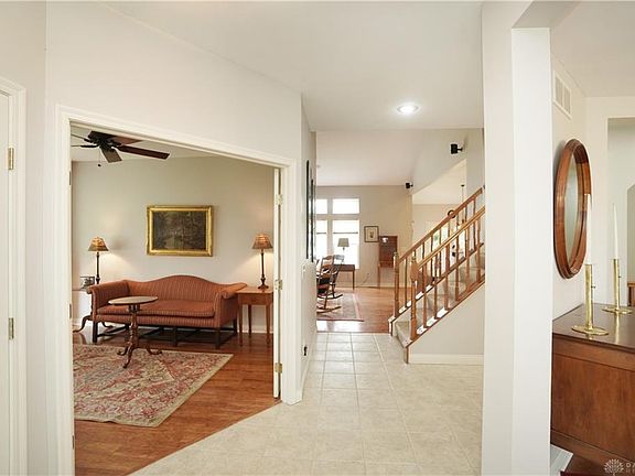5th image of 275 Briargate Dr