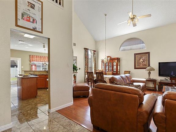 3rd image of 3208 Cool Springs Cir