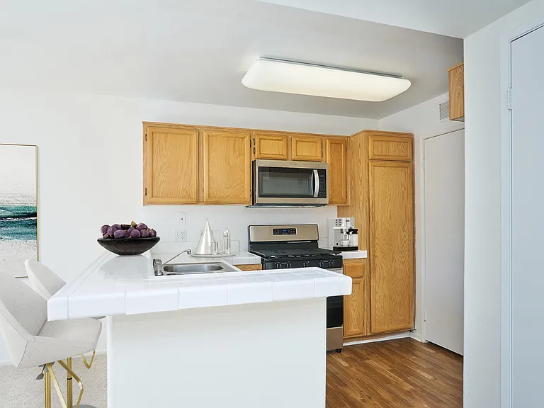 River Ranch Townhomes & Apartments — Photo 43