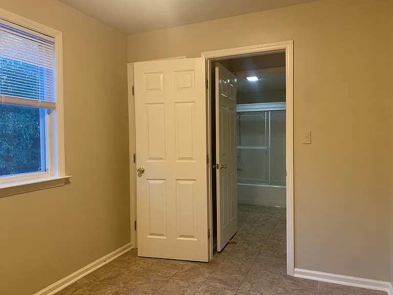 204 Edgewood Rd S — Photo 12