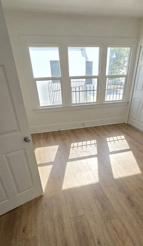 2 bed, 1.0 bath, 900 sqft, $2,500 — Photo 2