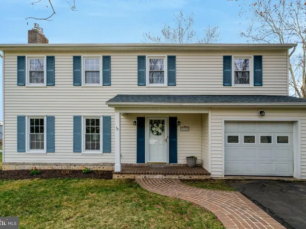 7627 Luton Pl, Alexandria, VA 22315