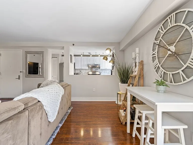 15 N Beacon St #305 — Photo 4