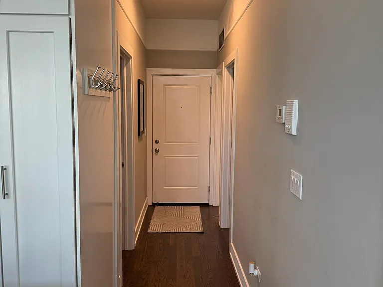 1059 N Damen Ave #3R — Photo 37