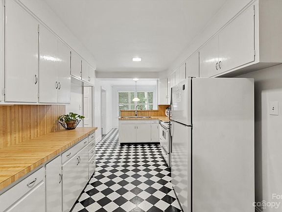 3rd image of 110 Edgewood Ave