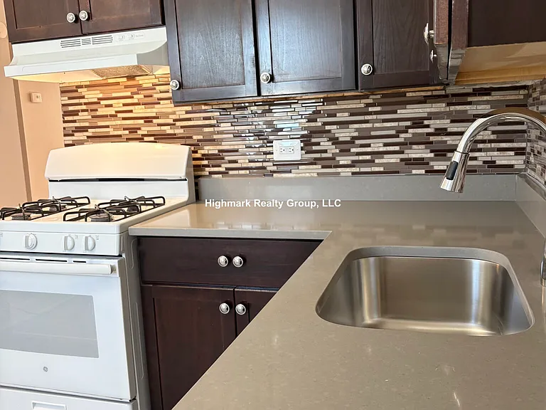 4924 Mulford St #6E — Photo 4