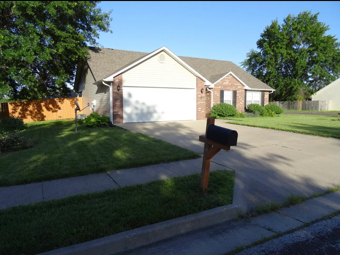 3 bed, 1512 sqft, $1,800 — Photo 2