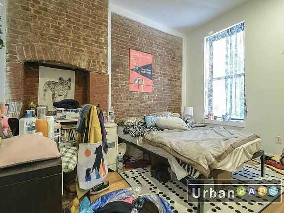 2nd image of 332 Hart St #2B