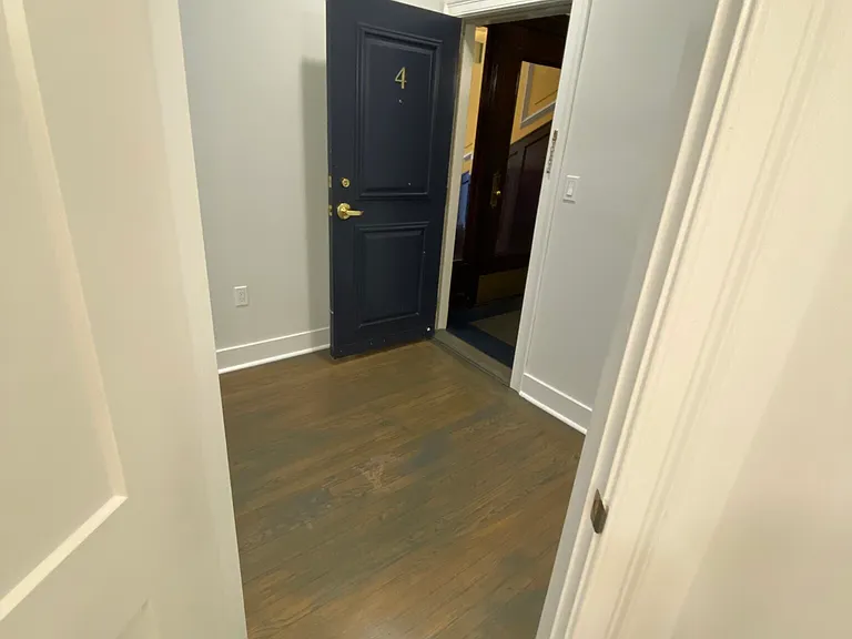 51 Queensberry St #4 — Photo 10