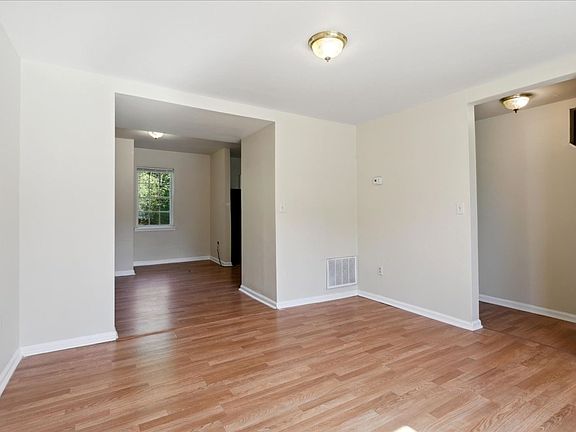 5th image of 715 18th St