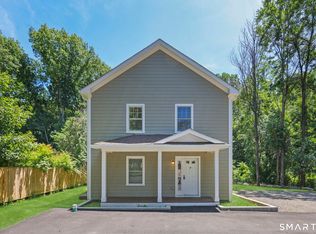 247 Eckart St, Bridgeport, CT 06606