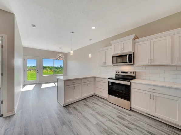 8944 S 47th St, Lincoln, NE 68516