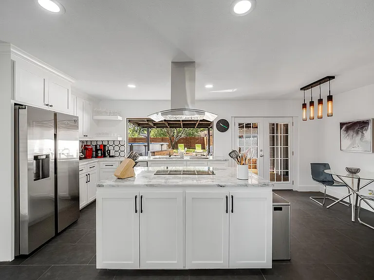 313 Melorine Dr — Photo 35