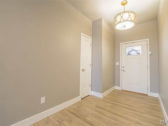 4th image of 724 State Highway H