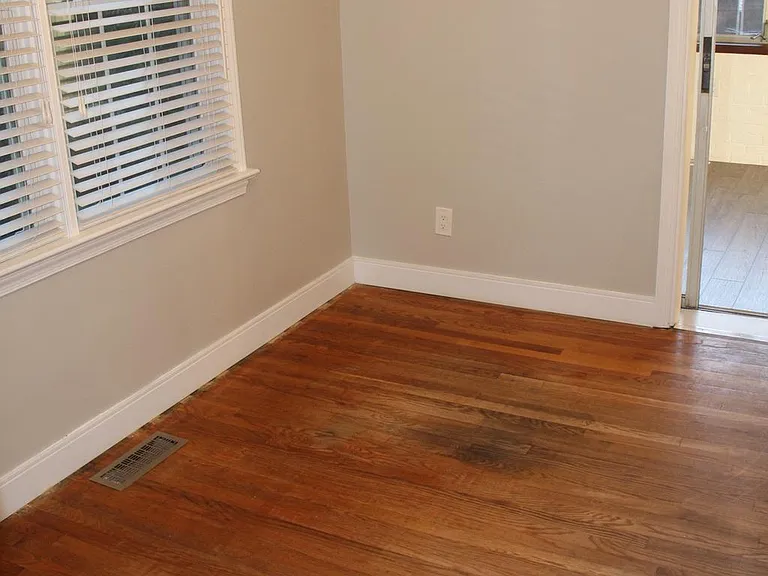 3718 Hill St — Photo 3