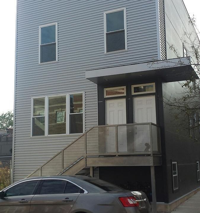 1st image of 528 N Hartland Ct #2R