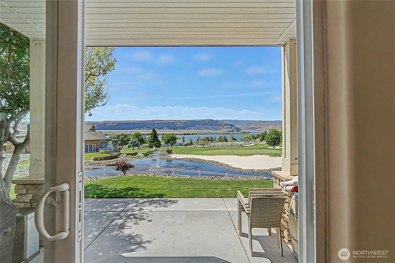 3 bed, 1637 sqft, $2,800 — Photo 1