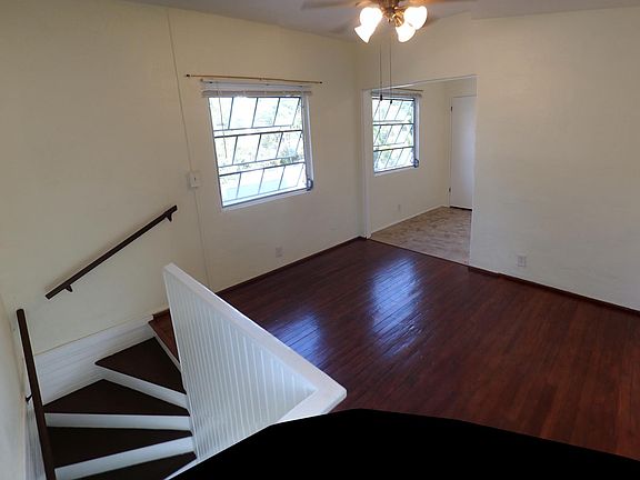 5th image of 143 1/2 13th Ave N