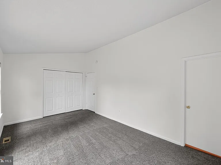 1015 Saint Michaels Dr — Photo 18