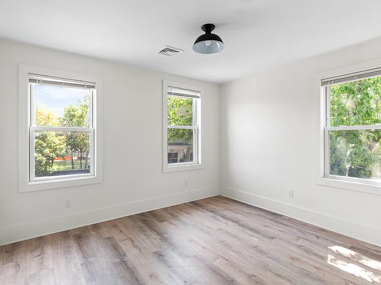 14 Vinton St #2B — Photo 7